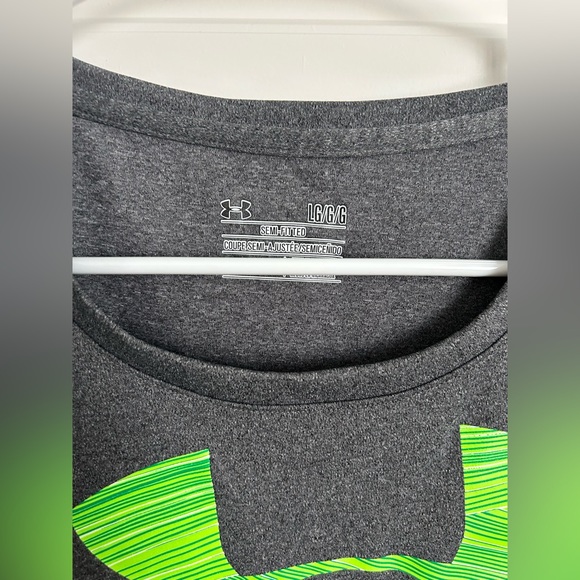 Under Armour Semi Fitted Gray Logo top Size Large - Picture 4 of 4